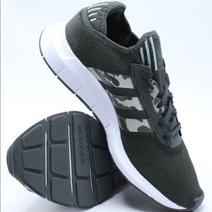 Adidas Camo green Swift Run X